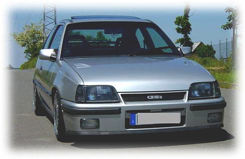 Ajokorttii ss haavena oli Opel Kadett GSi 16v mutta eip ollut varaa niin